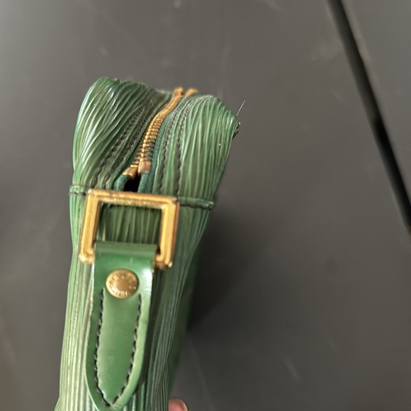 Louis Vuitton crossbody no strap - Picture 4 of 13